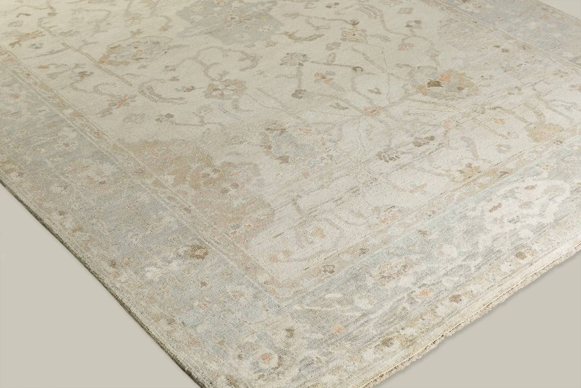 Arabesque Fleurie Handmade Wool Rug - Image 5