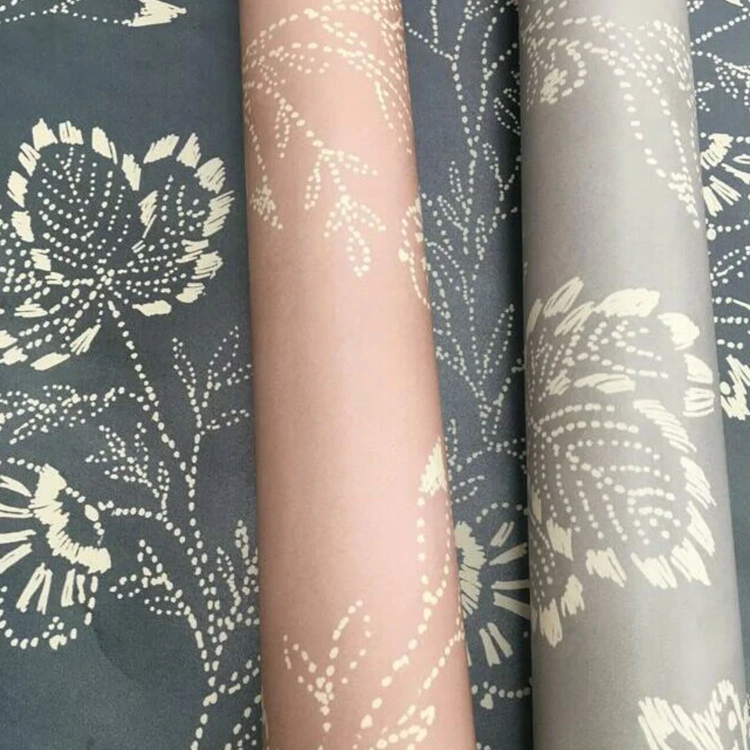 Barbier Blush Wallpaper - Image 3