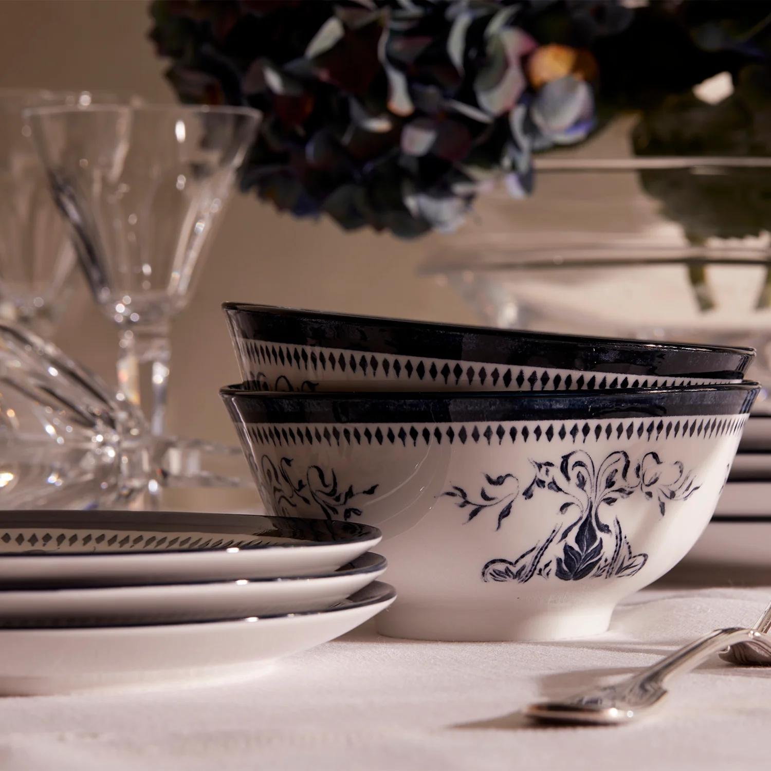 Bruges Porcelain, 16-Piece Dinnerware Set - Image 8