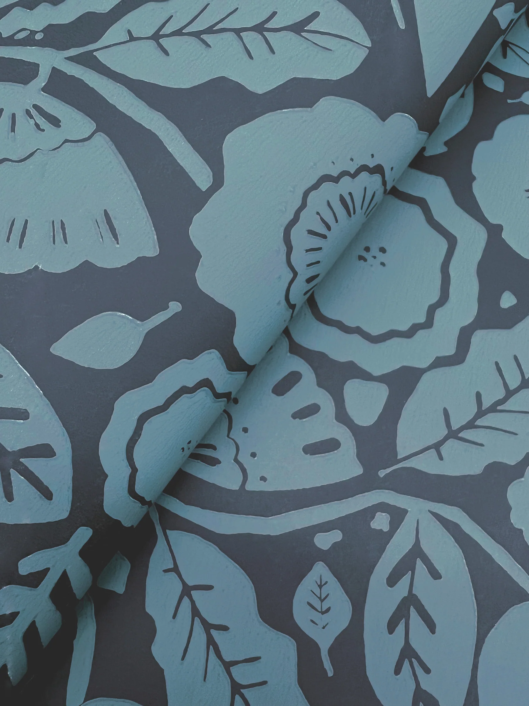Camille Blossom Indigo Wallpaper - Image 3