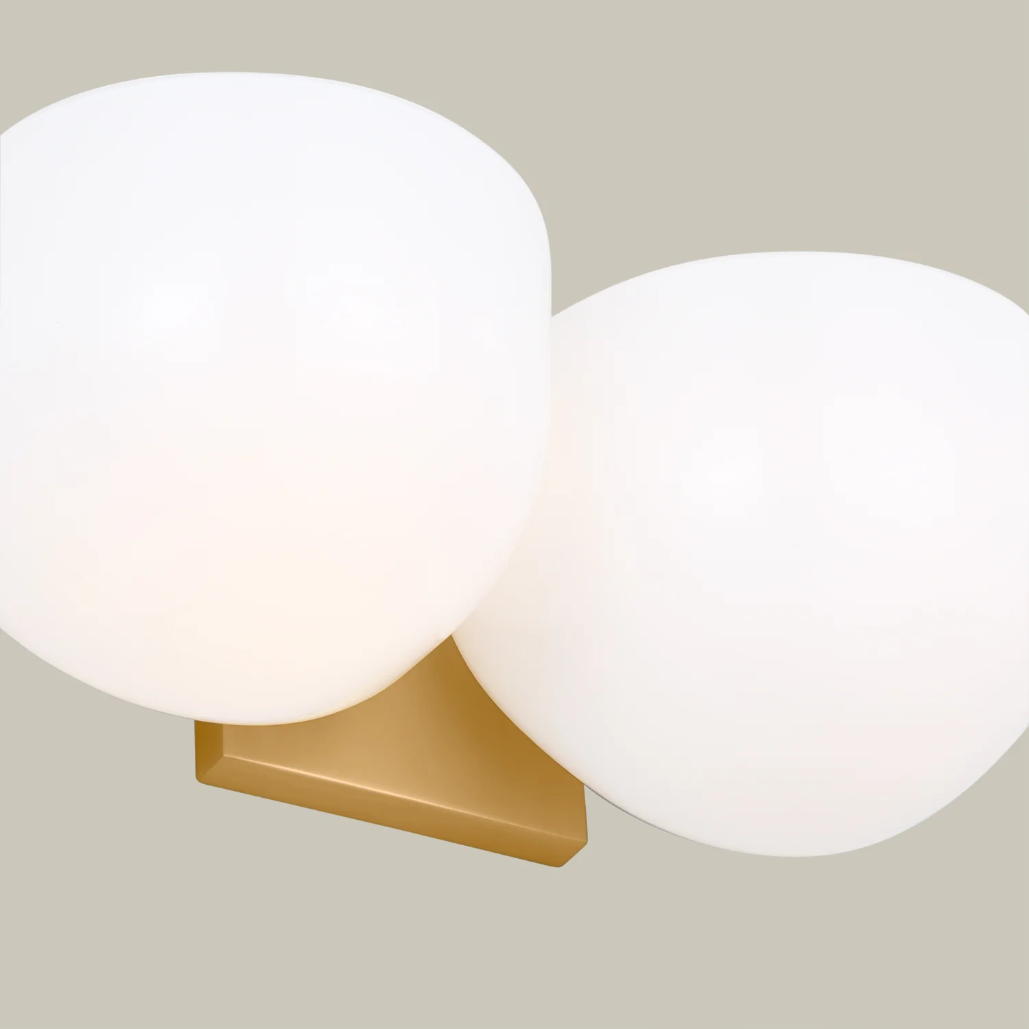 Cheverny Medium Sconce - Image 8