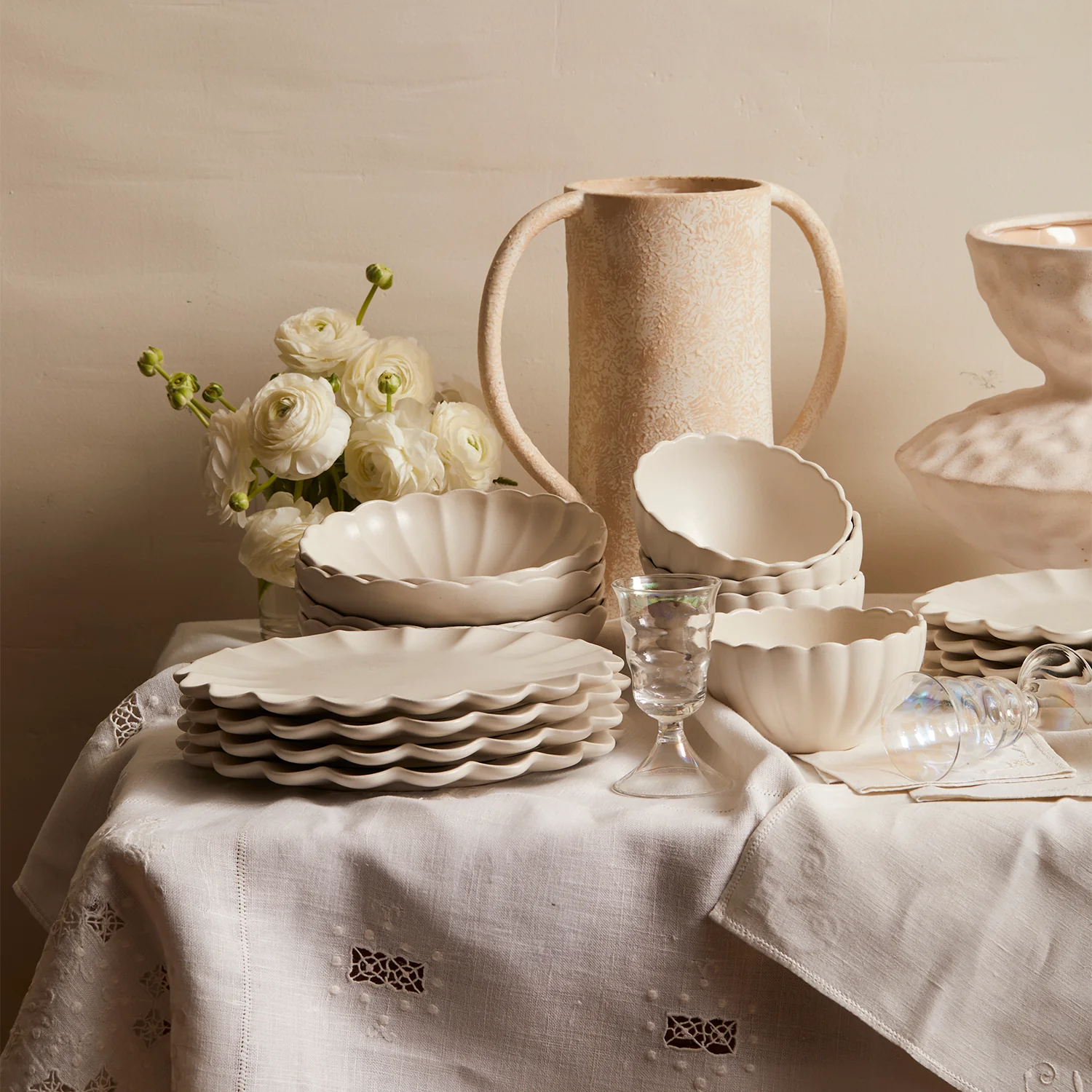 Dhalia Stoneware Bowl, Set of 4 (White) - Image 3