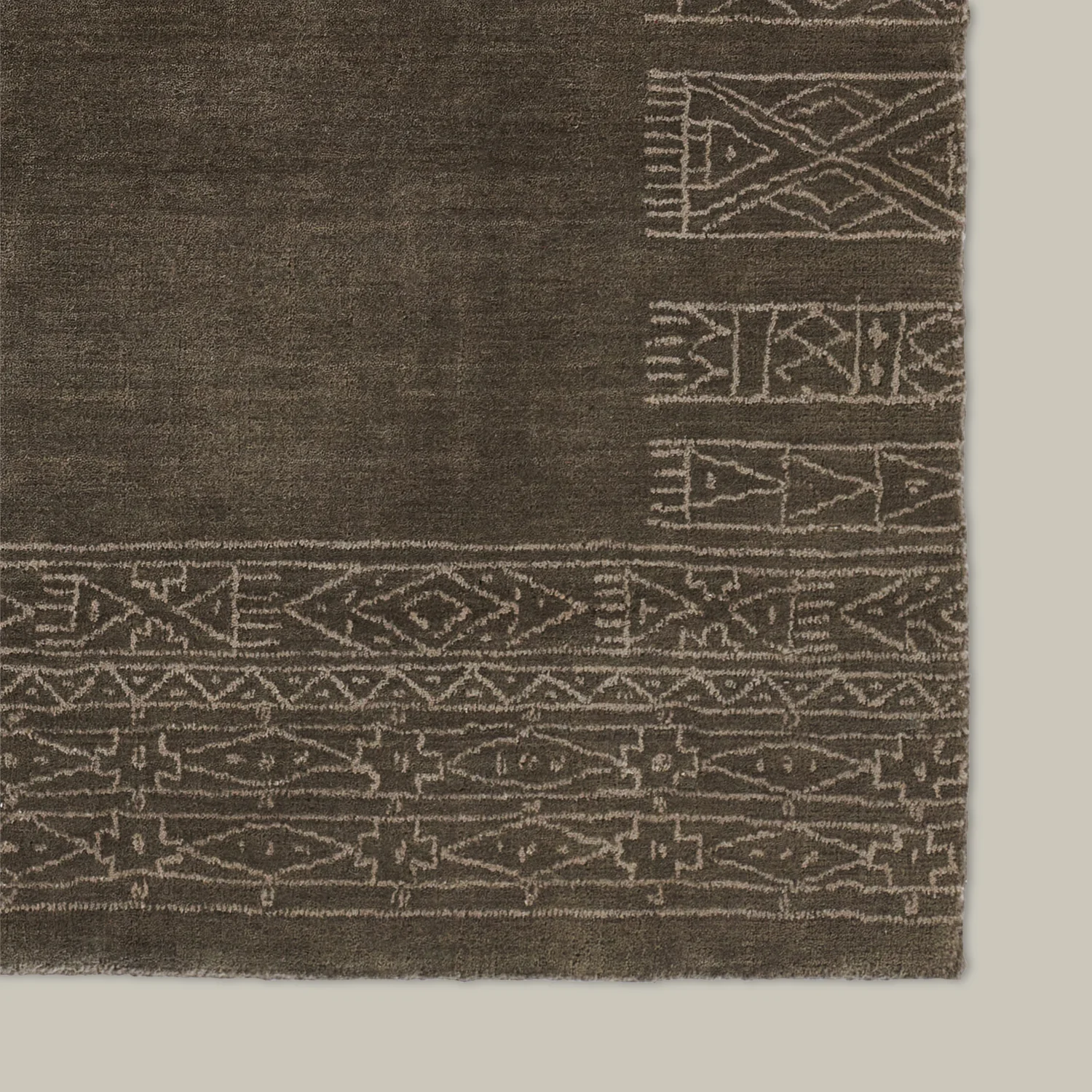 Falaise Camille Rug (Grey) - Image 4