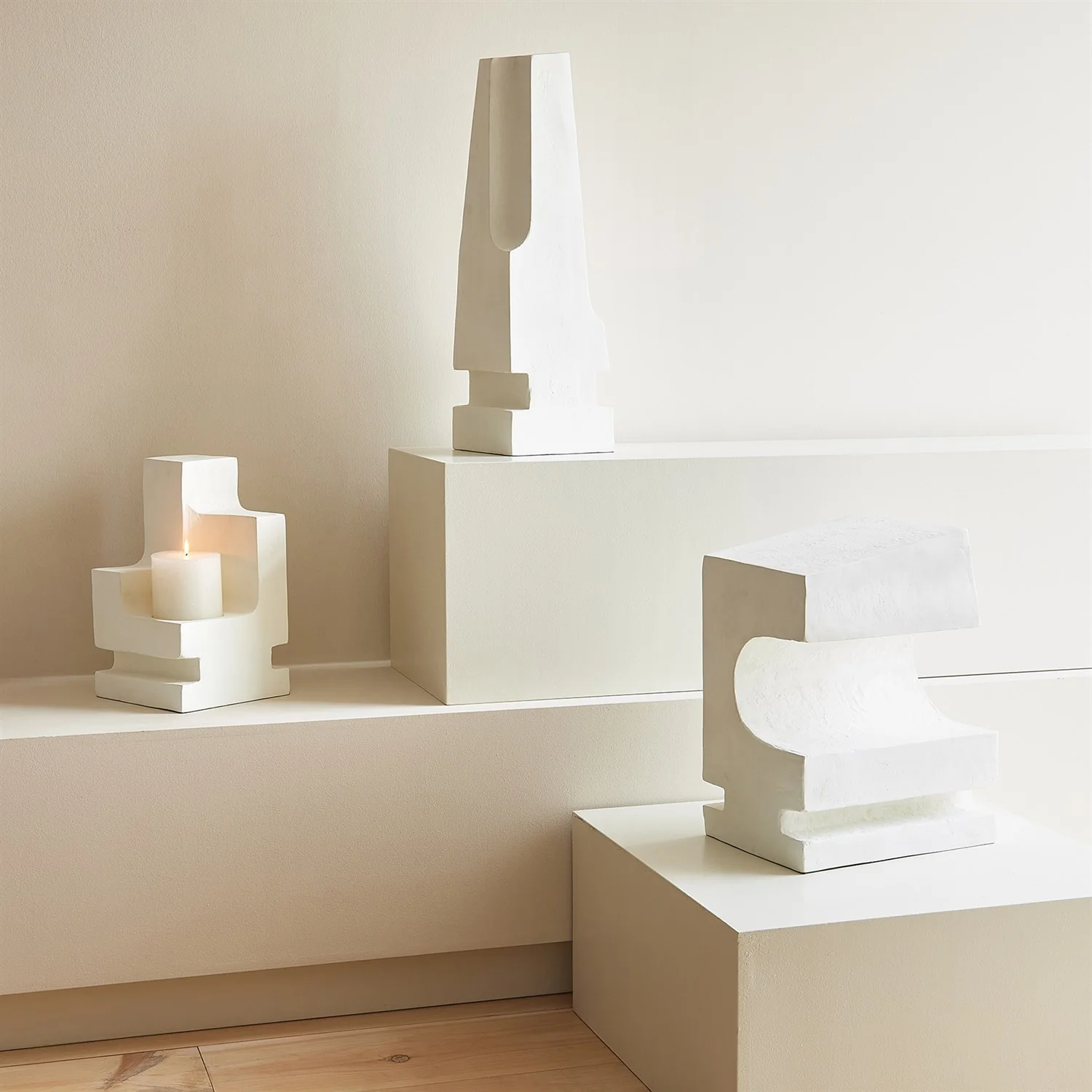 La Structure Sculptural Pillar Holder (White) - Image 3