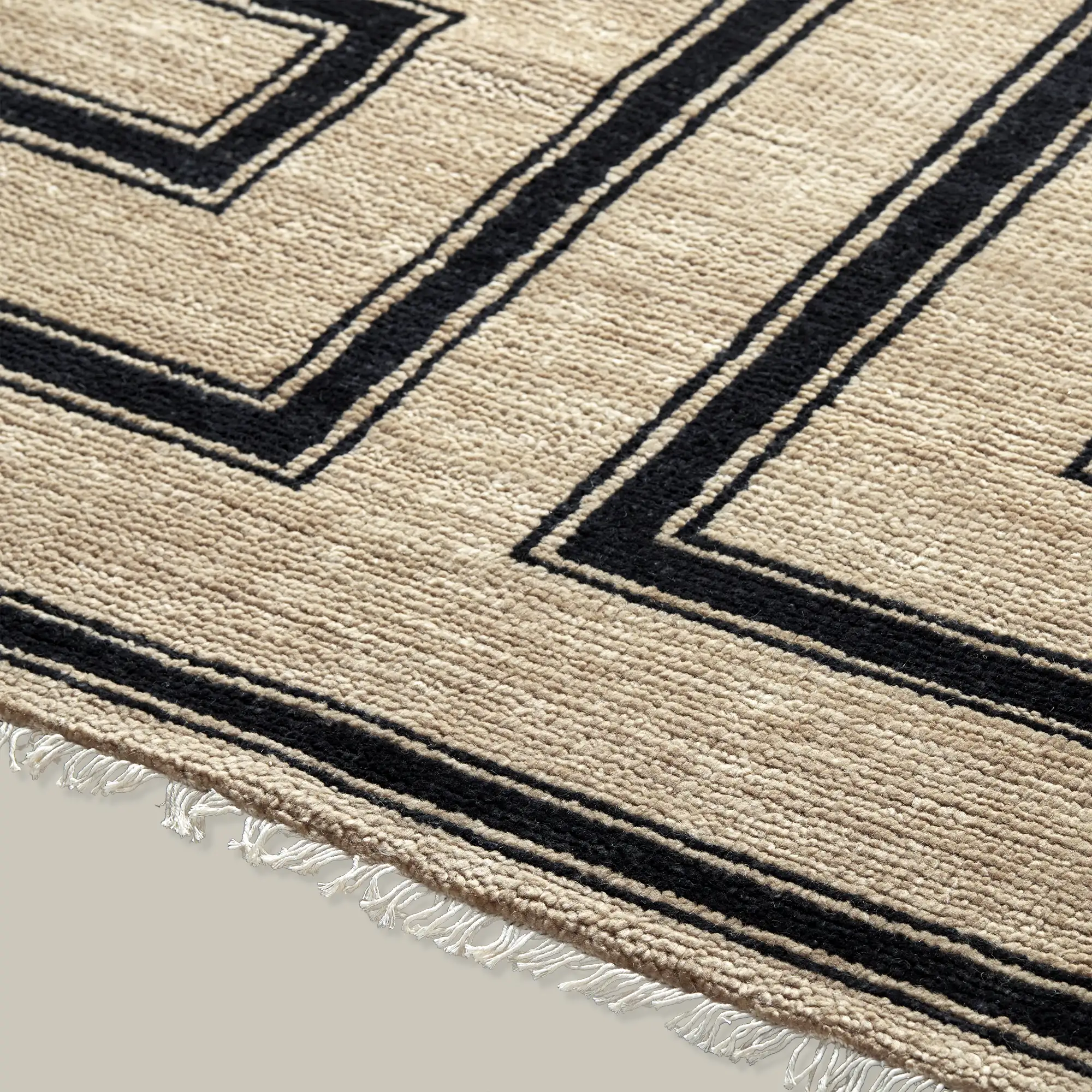 Marquise Noire Handmade Wool Rug - Image 7