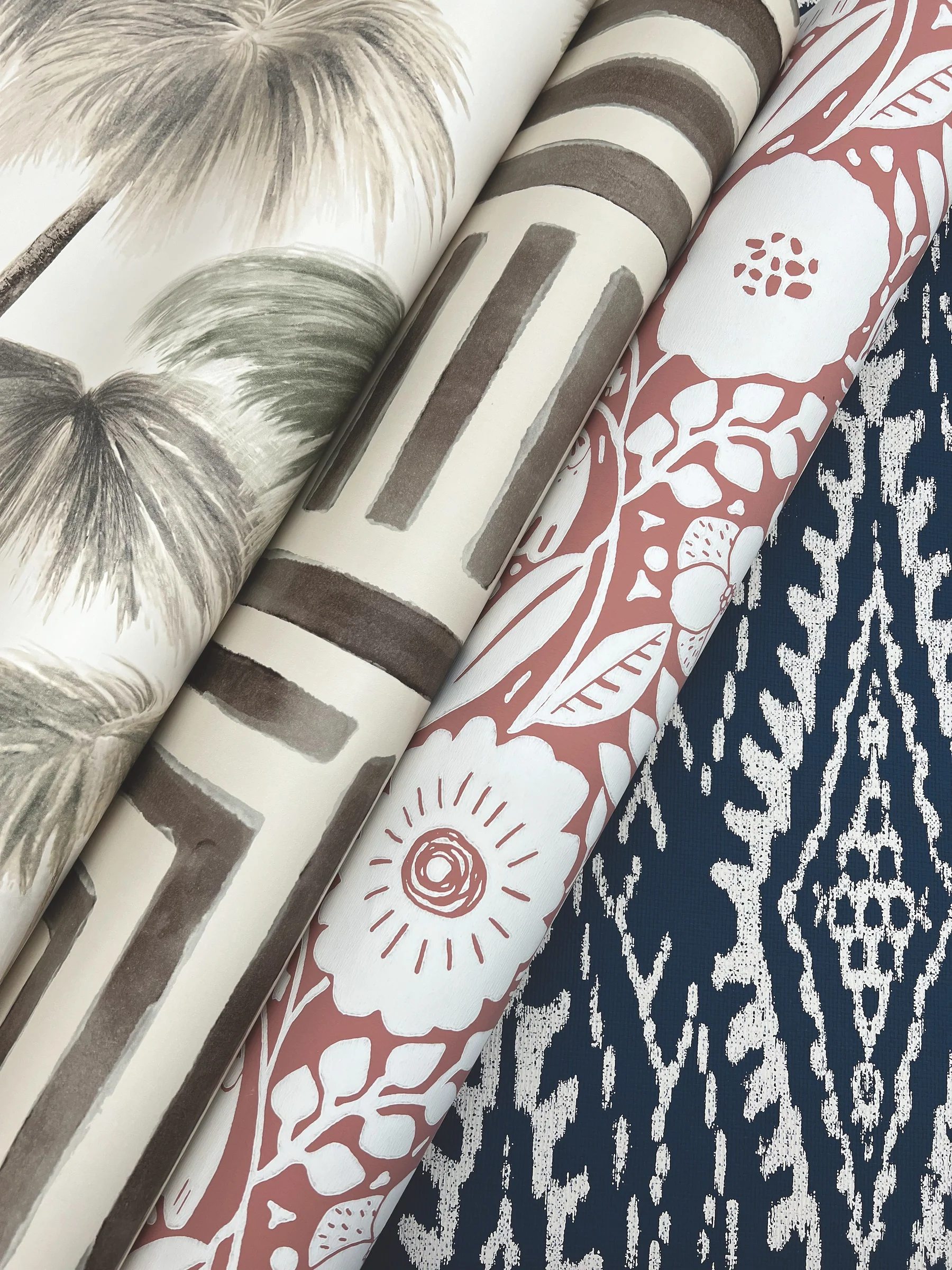 Plein Air Palms Vintage Wallpaper - Image 5