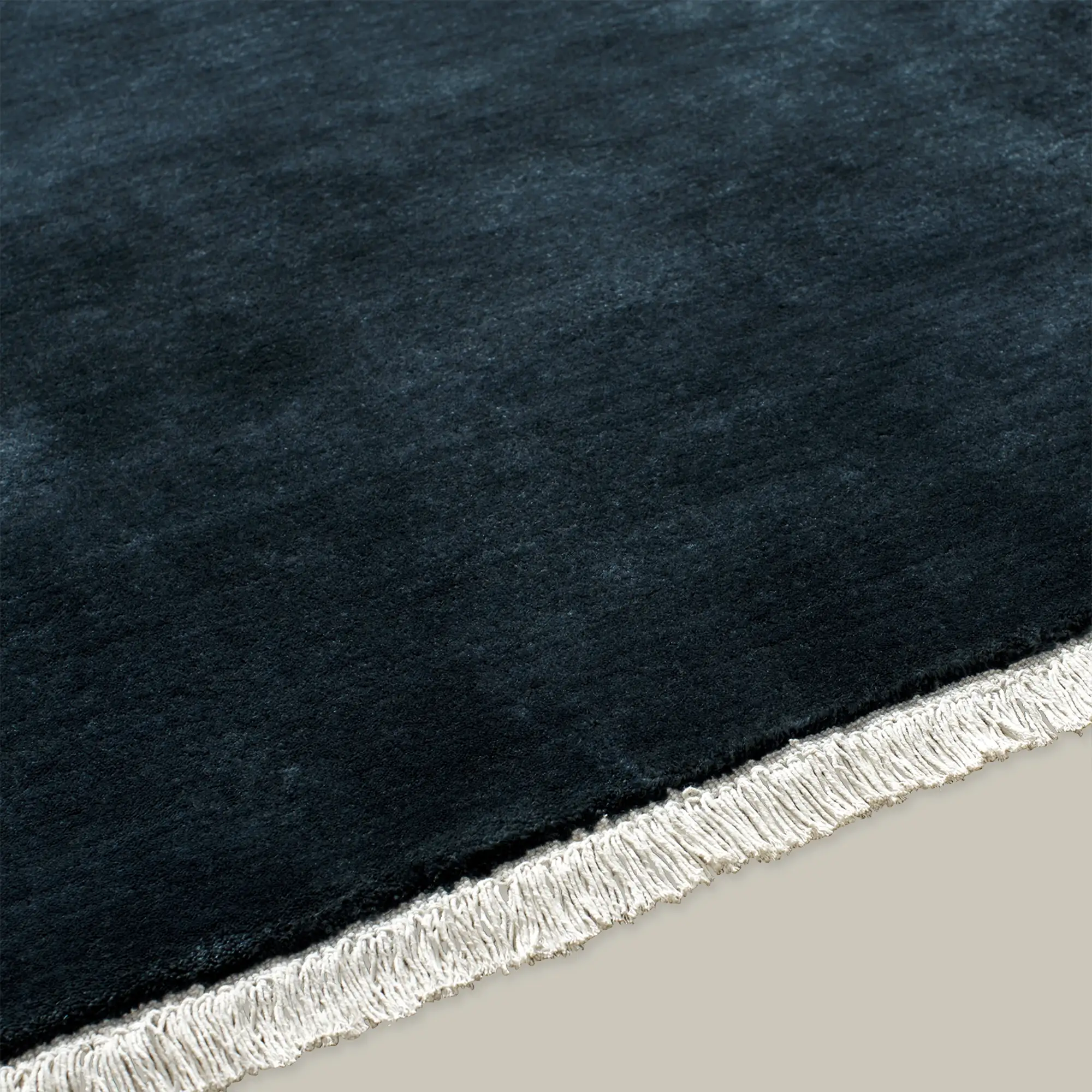 Plume Handmade Wool Rug (Dark Indigo) - Image 3