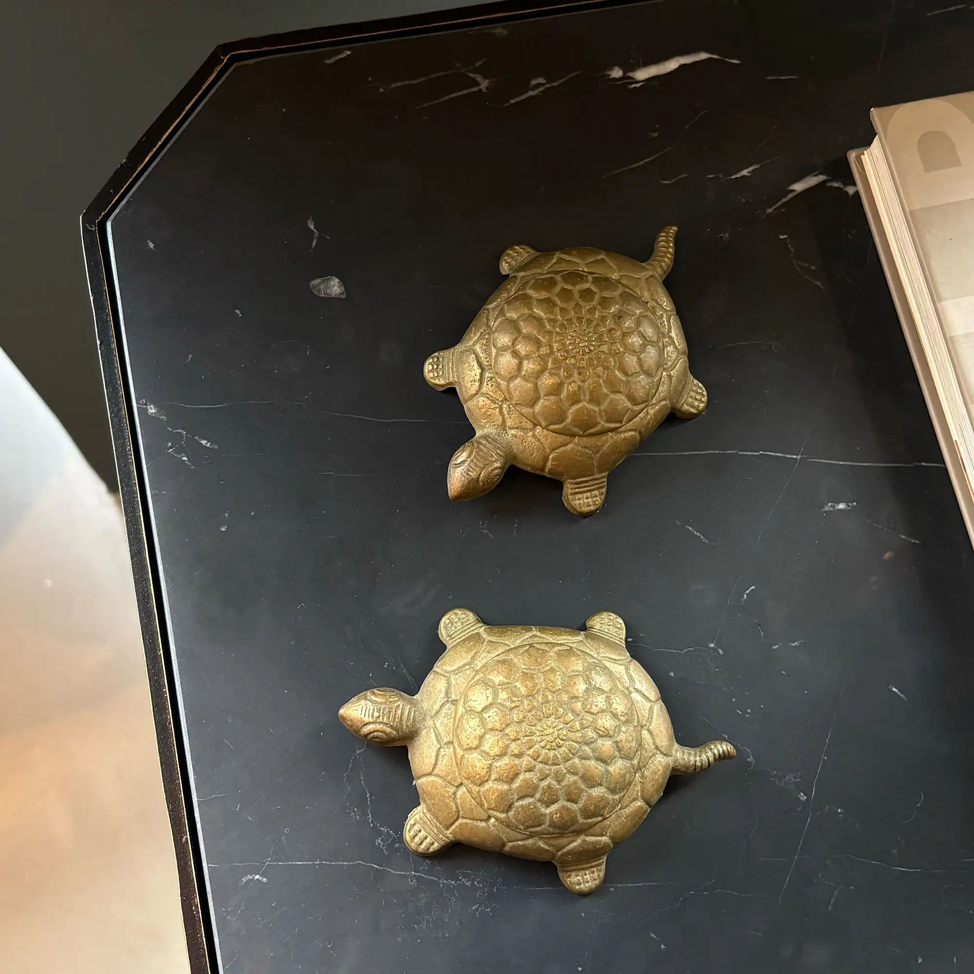 Set of 2 vintage Italian brass turtle dishes - Image 3