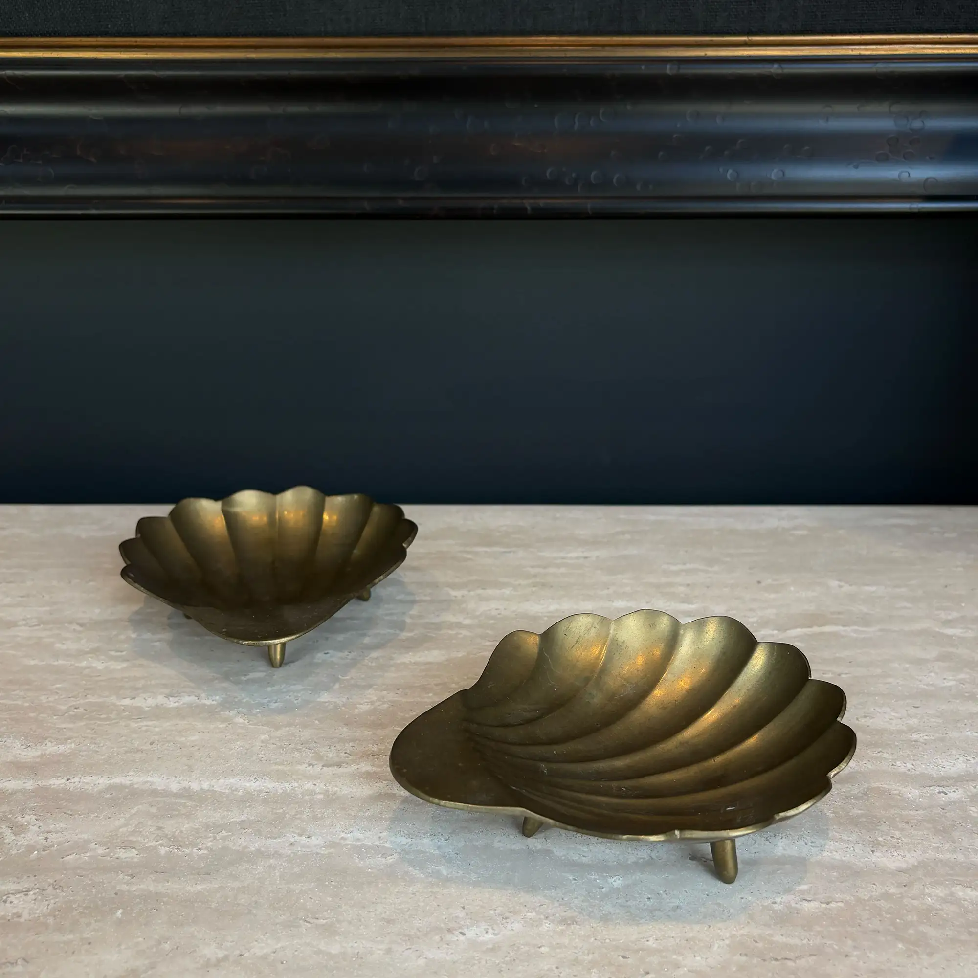 Set of 2 vintage solid brass scallop shell trinket dishes - Image 2