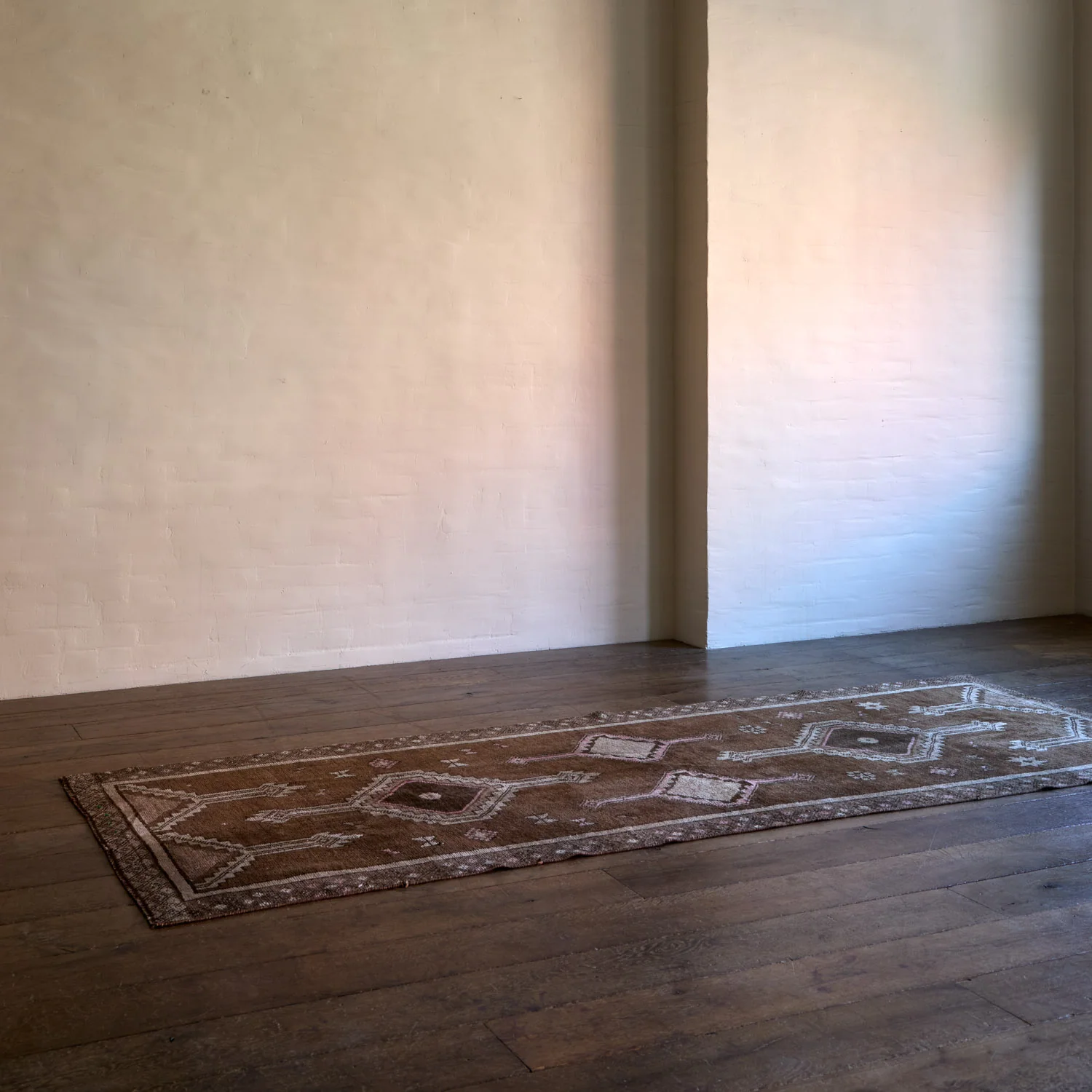 Vintage 1960's Anatolian rug - 3'9" X 6'9" - Image 4