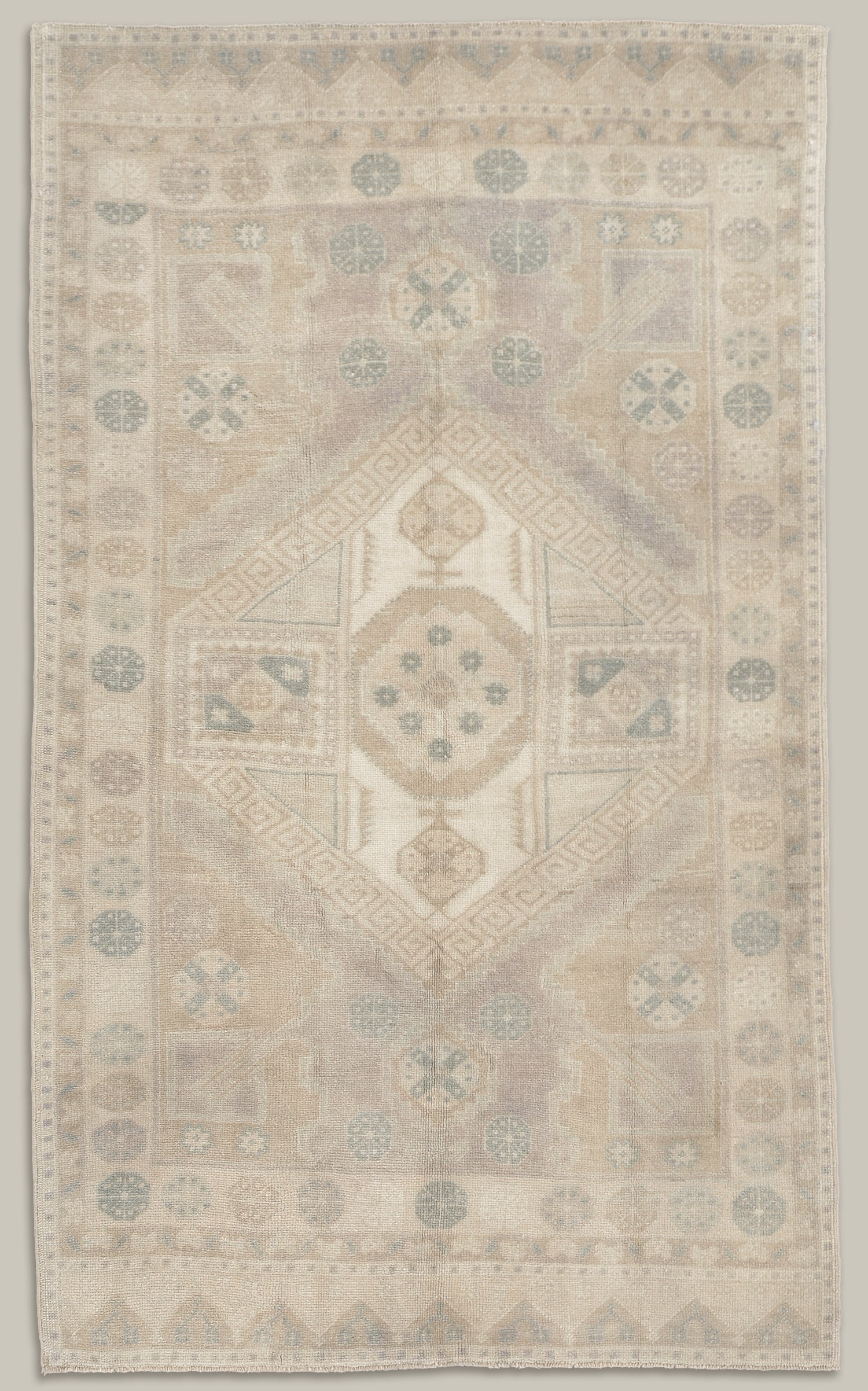 Vintage 1960's Anatolian rug - 4'9" X 8'1" - Image 5