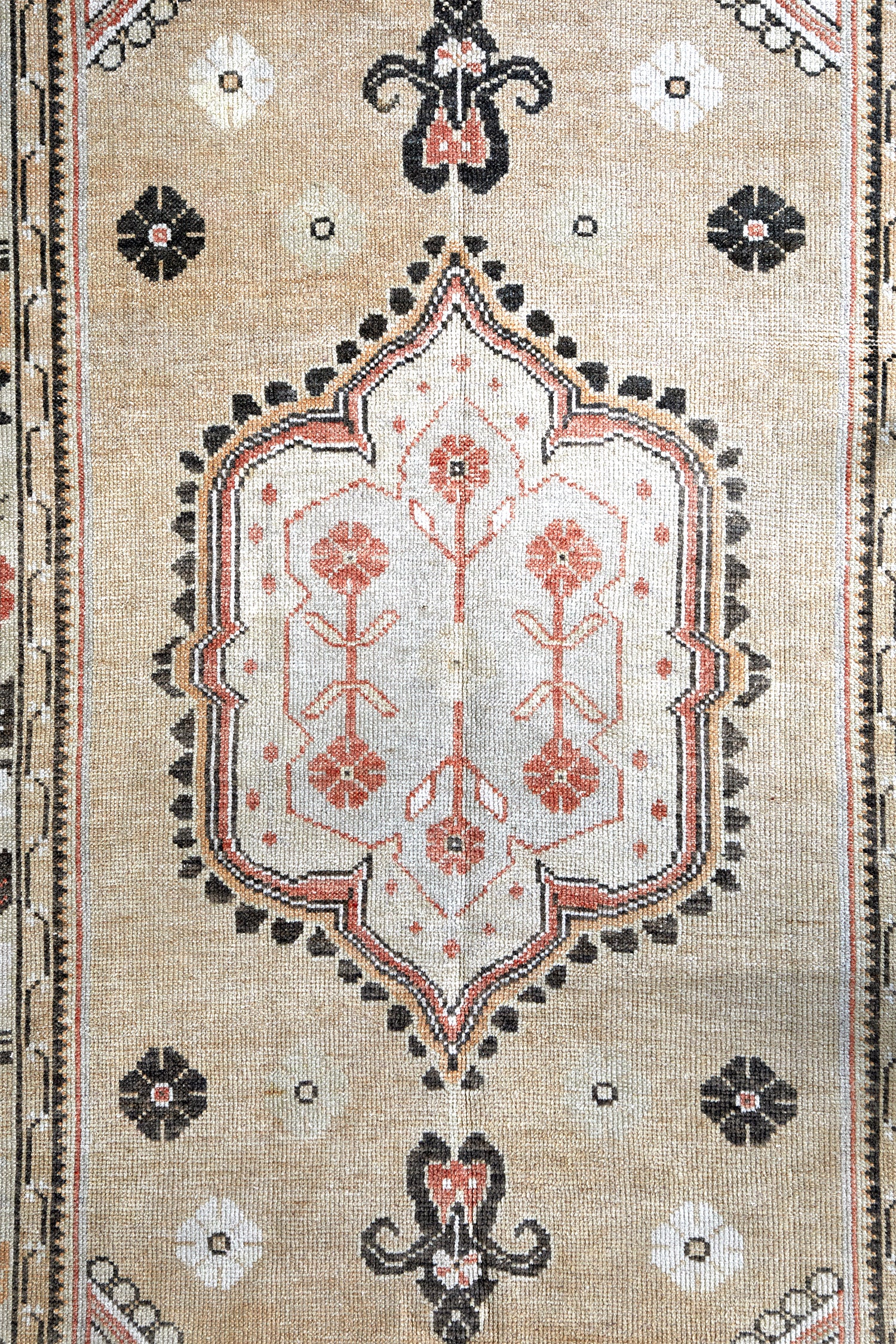 Vintage 1960's Anatolian rug - 4' X 7'11" - Image 4