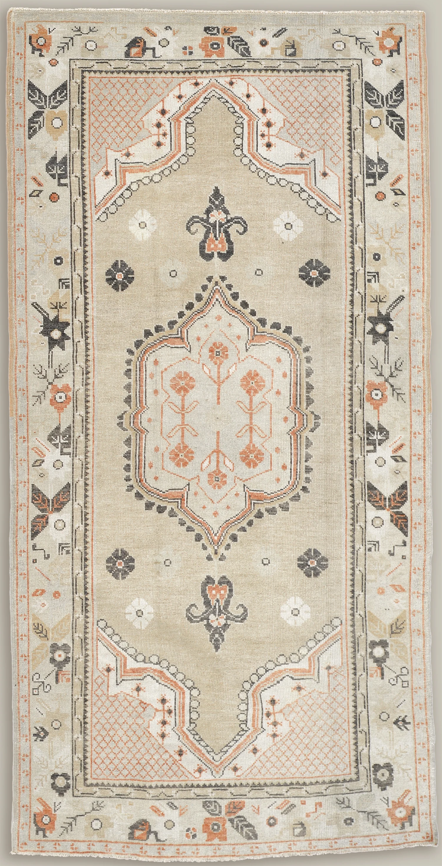 Vintage 1960's Anatolian rug - 4' X 7'11" - Image 5