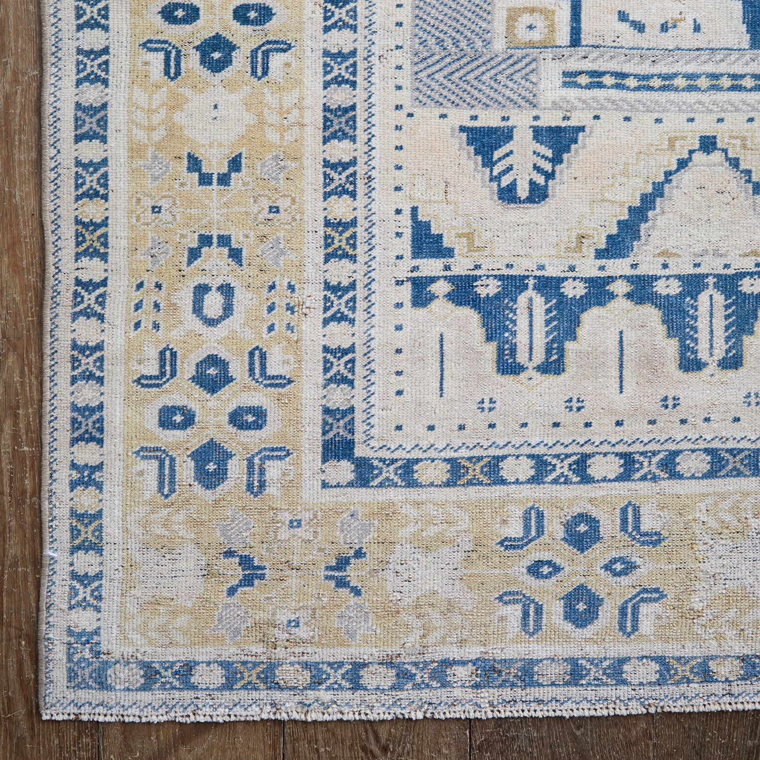 Vintage 1960's Anatolian rug - 5'10" X 10'2" - Image 2
