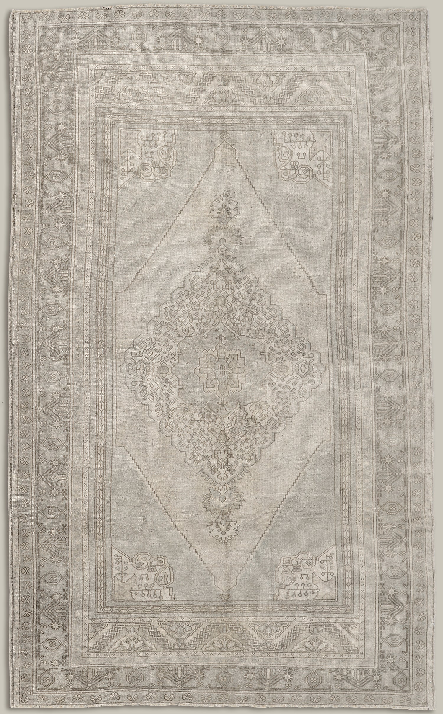 Vintage 1960's Anatolian rug - 5'10" X 9'9" - Image 5