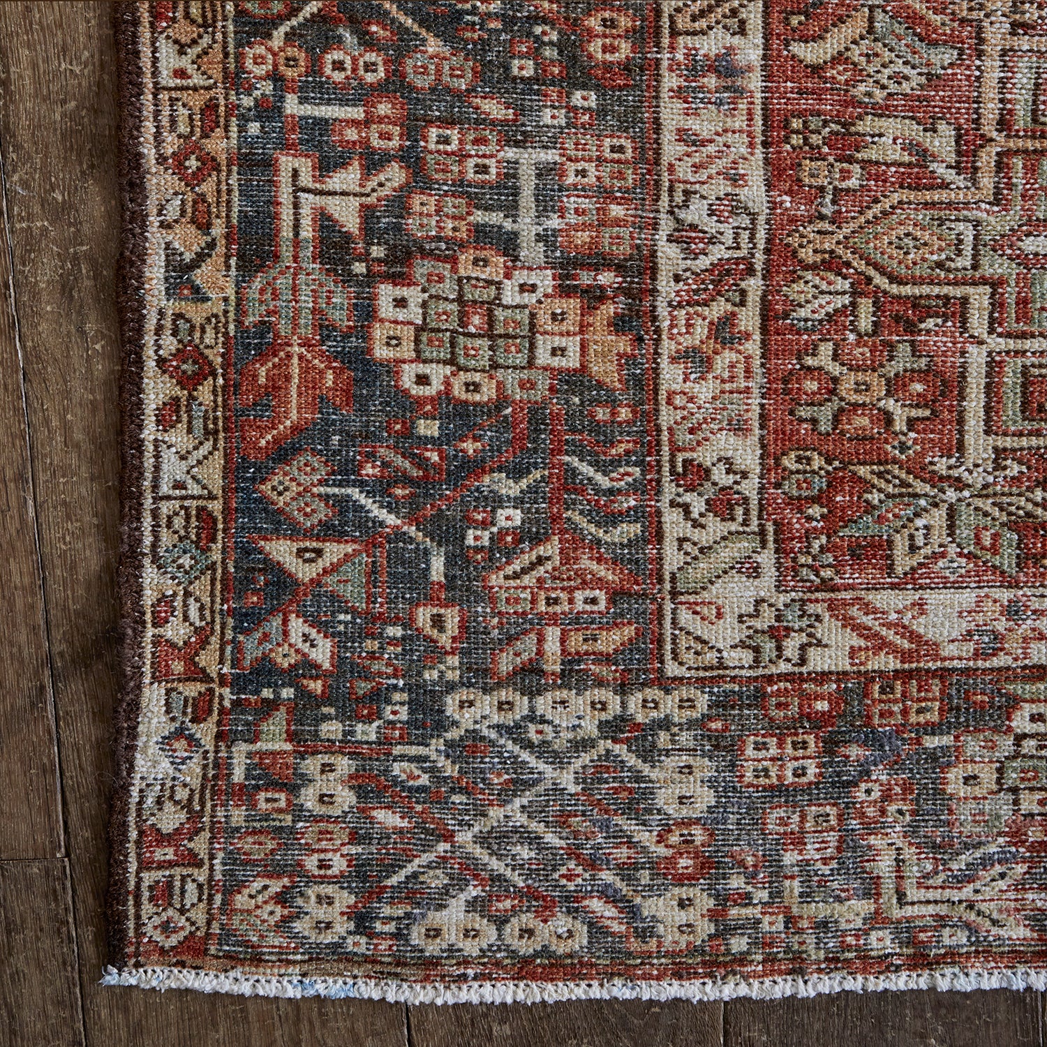 Vintage 1960's Northwest Persia Heriz rug - 7'4" x 10'10" - Image 3