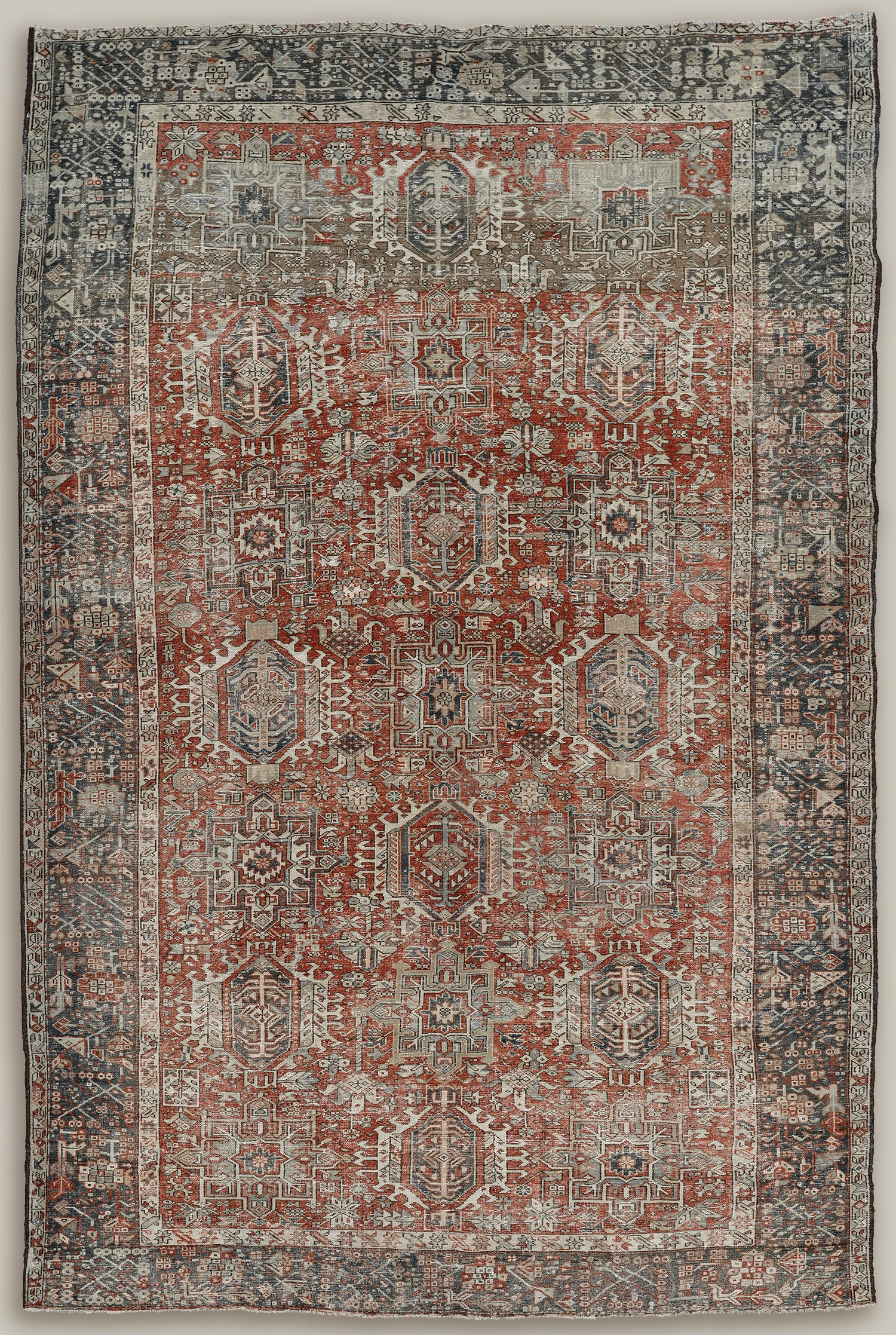 Vintage 1960's Northwest Persia Heriz rug - 7'4" x 10'10" - Image 4